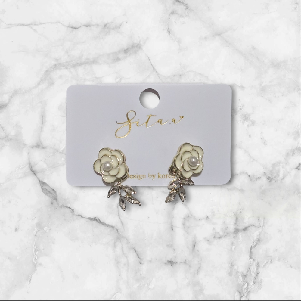Cream Floral Earrings